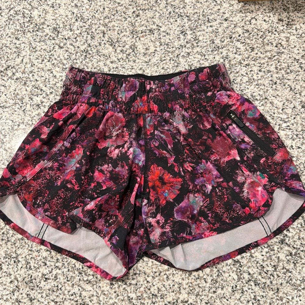 Lululemon Size 2 Tracker Shorts Fluoro Floral Multi